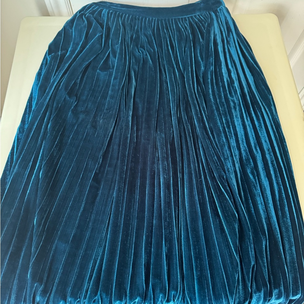 Elegant Teal Velvet Skirt
